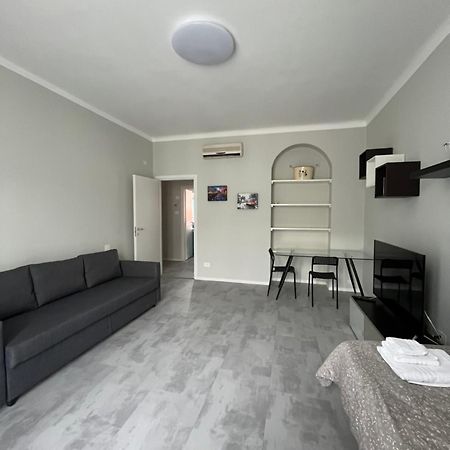 Giacomino Apartment Central Station Milan Bagian luar foto